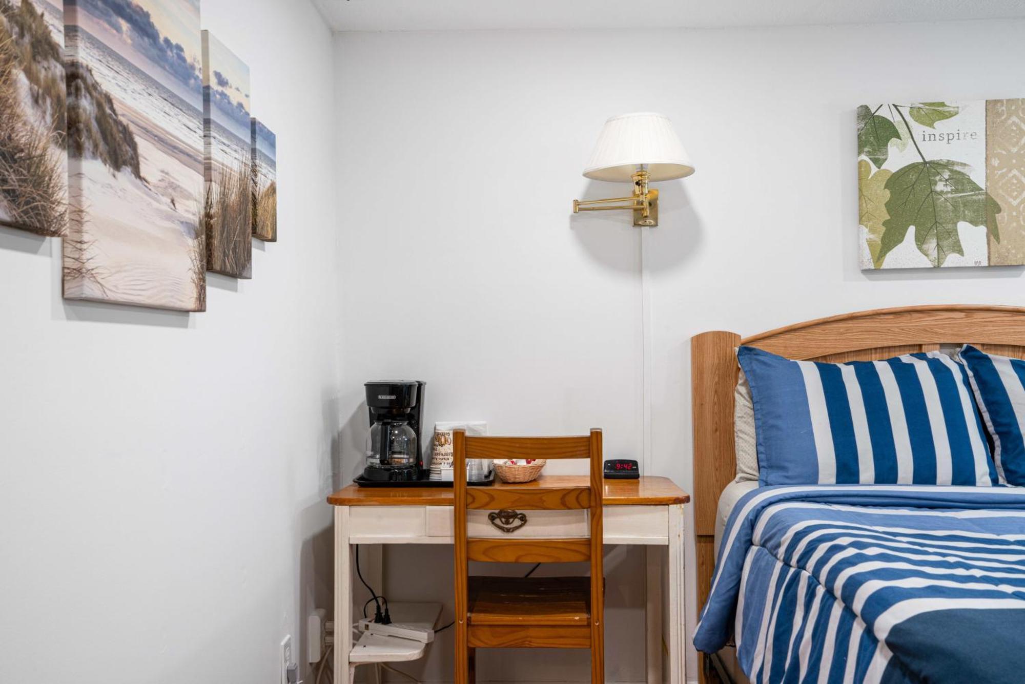 South Arm Retreats Motel East Jordan Ngoại thất bức ảnh