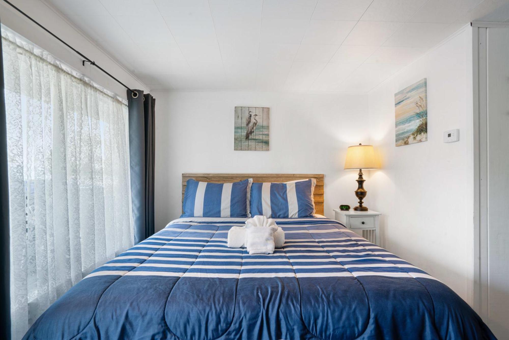 South Arm Retreats Motel East Jordan Ngoại thất bức ảnh