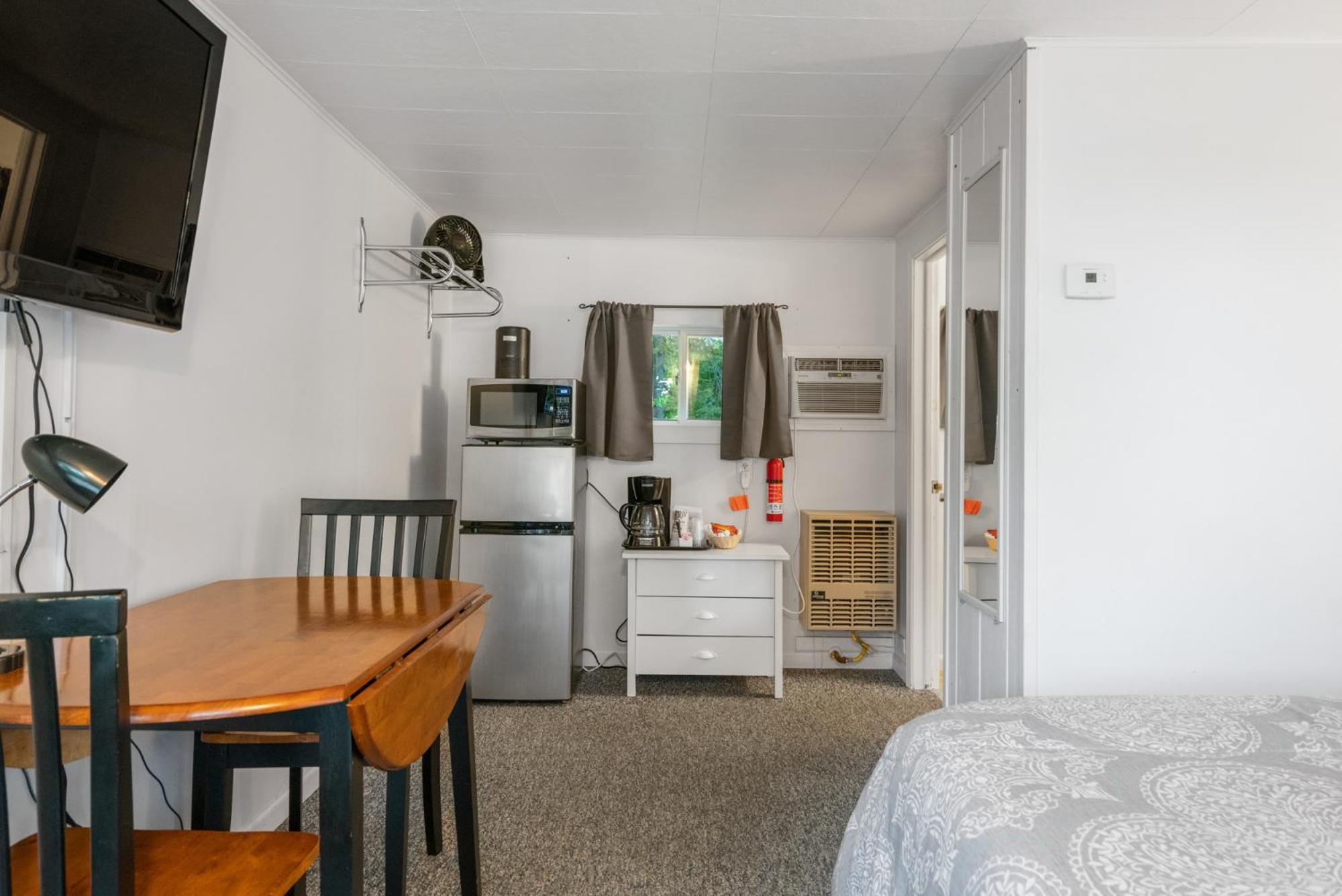 South Arm Retreats Motel East Jordan Ngoại thất bức ảnh