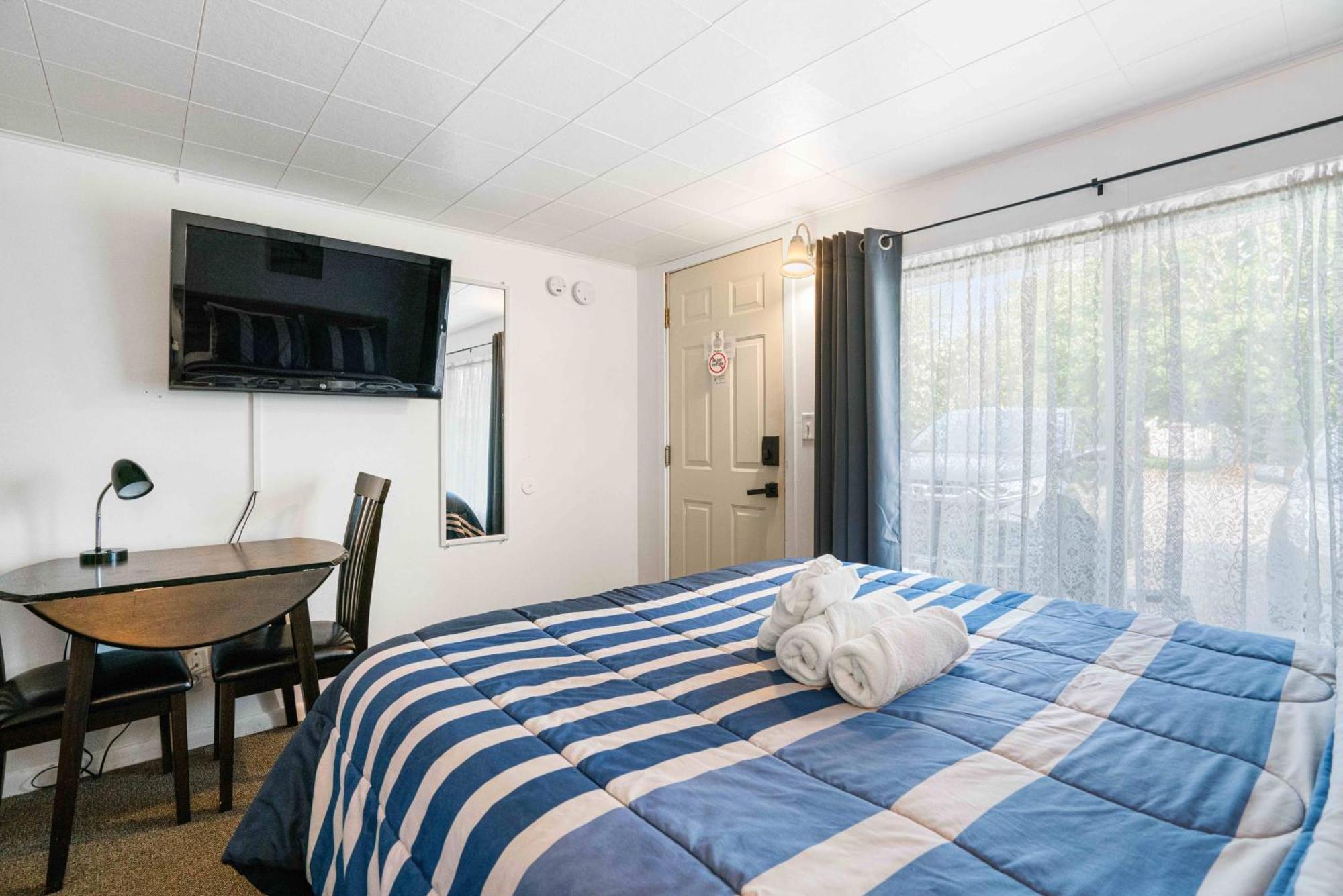 South Arm Retreats Motel East Jordan Ngoại thất bức ảnh