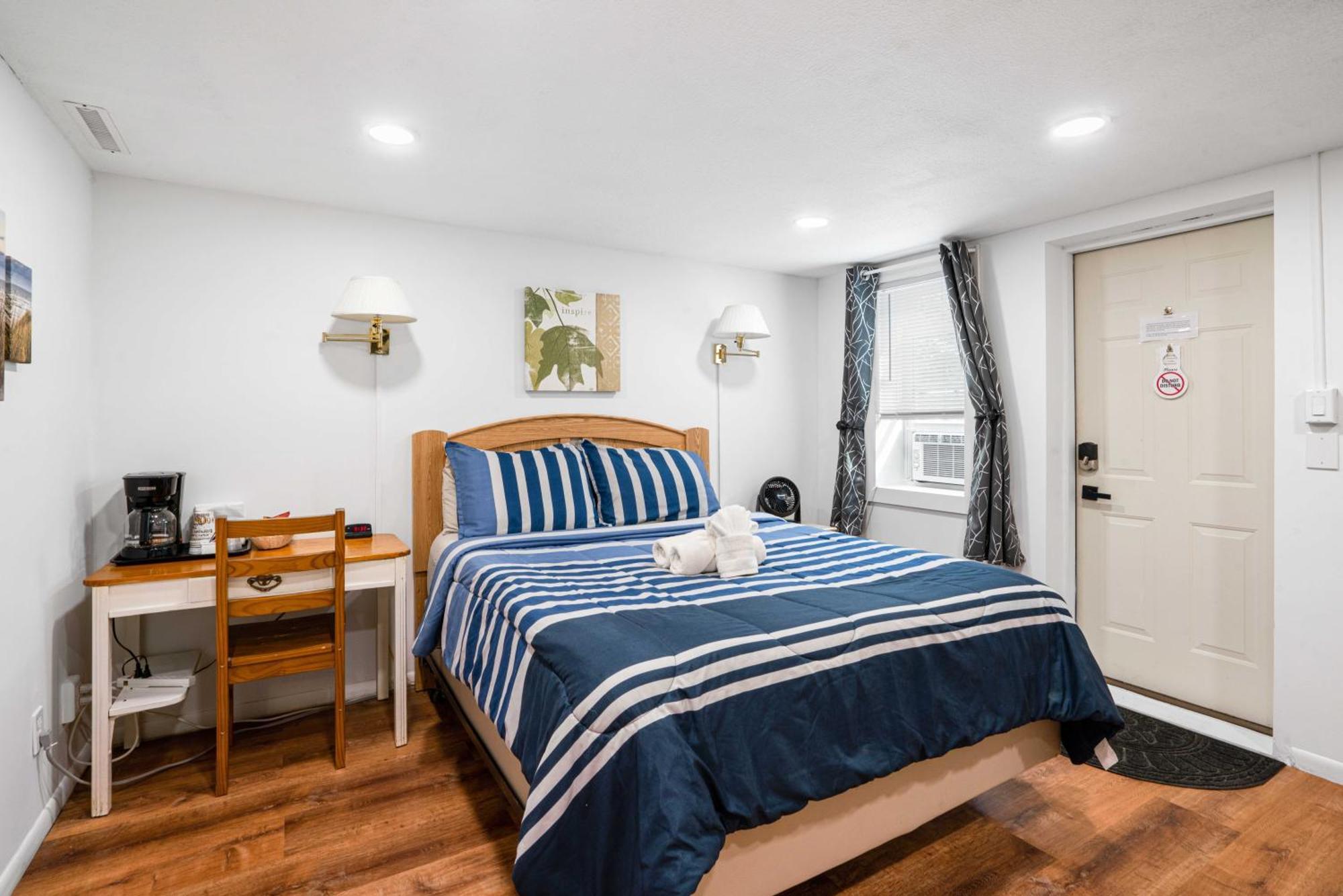 South Arm Retreats Motel East Jordan Ngoại thất bức ảnh
