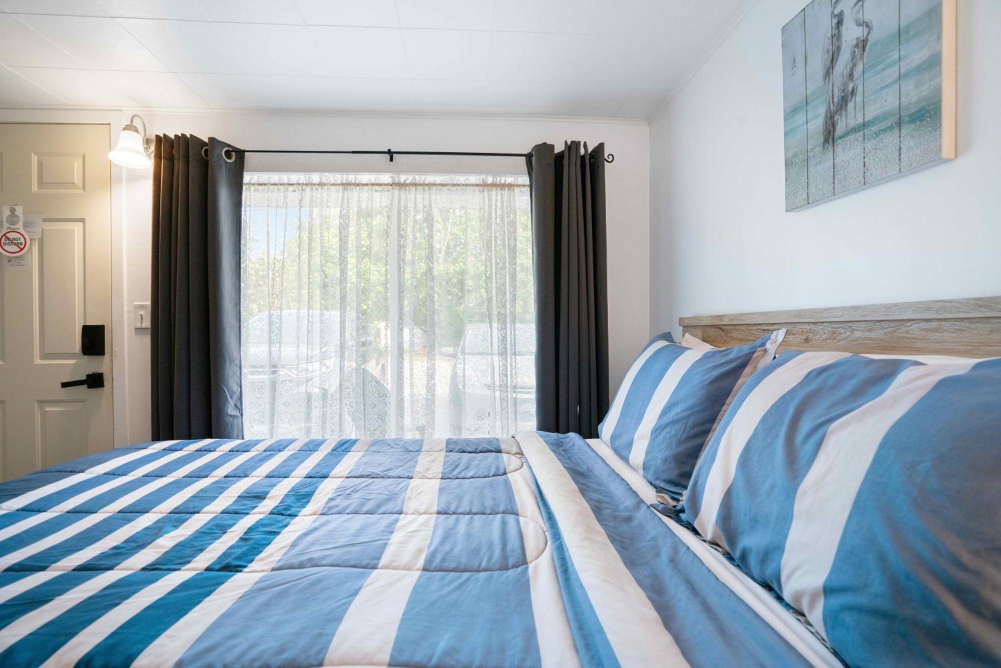 South Arm Retreats Motel East Jordan Ngoại thất bức ảnh