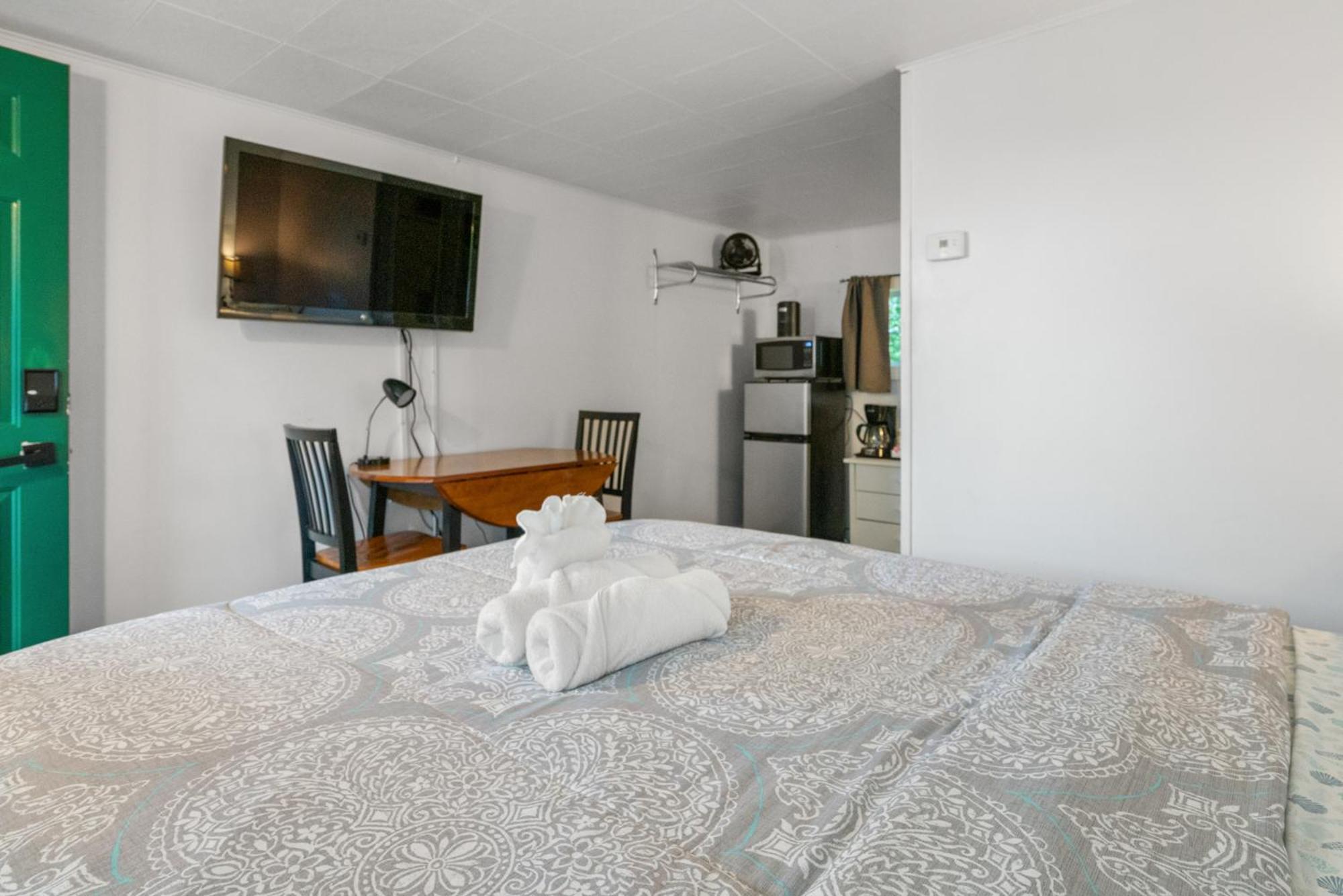 South Arm Retreats Motel East Jordan Ngoại thất bức ảnh