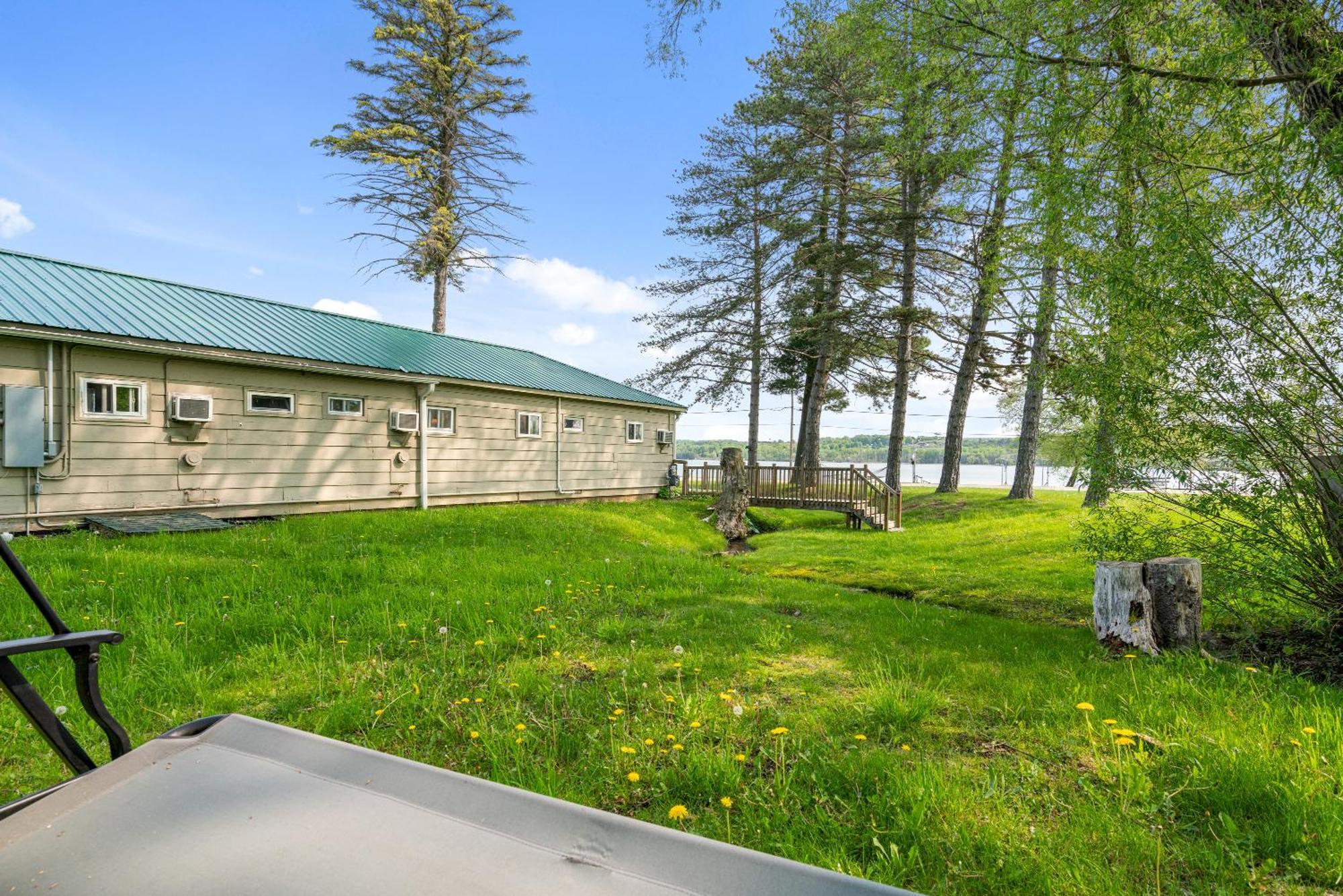 South Arm Retreats Motel East Jordan Ngoại thất bức ảnh