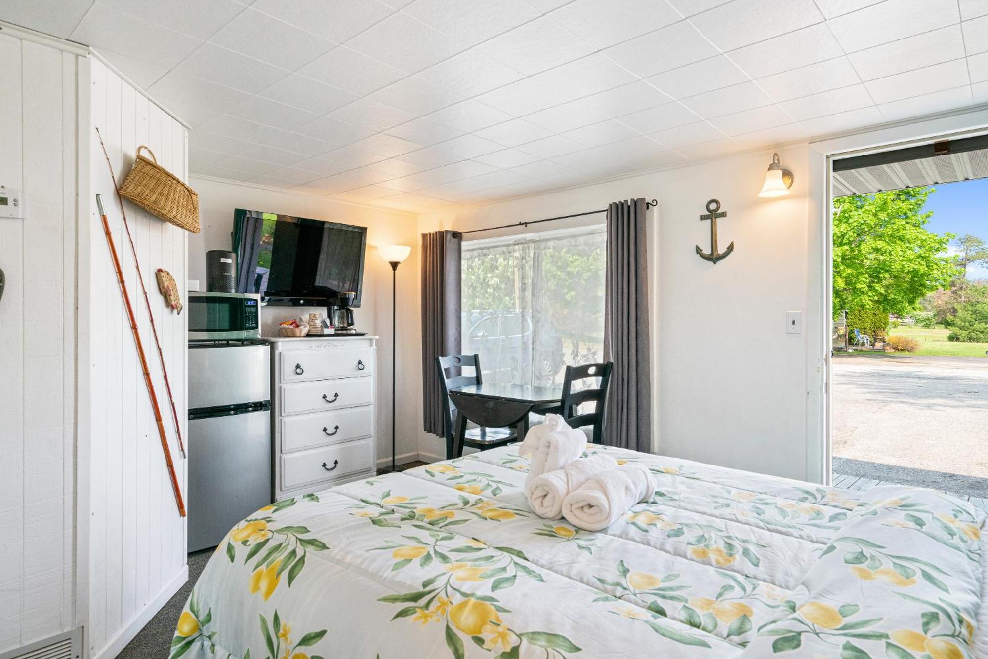 South Arm Retreats Motel East Jordan Ngoại thất bức ảnh