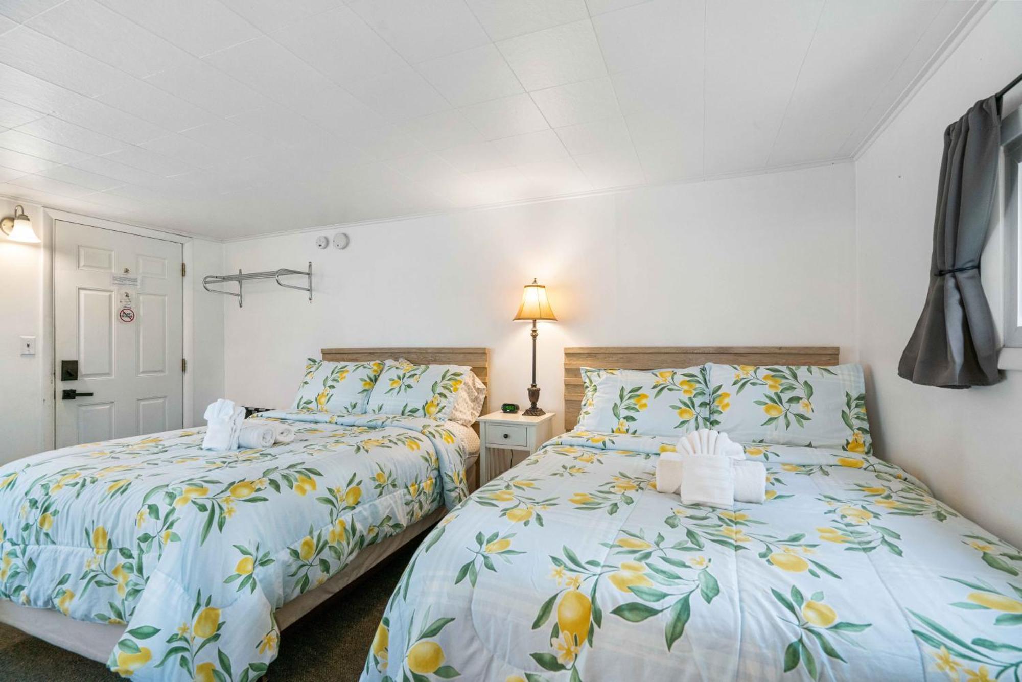 South Arm Retreats Motel East Jordan Ngoại thất bức ảnh
