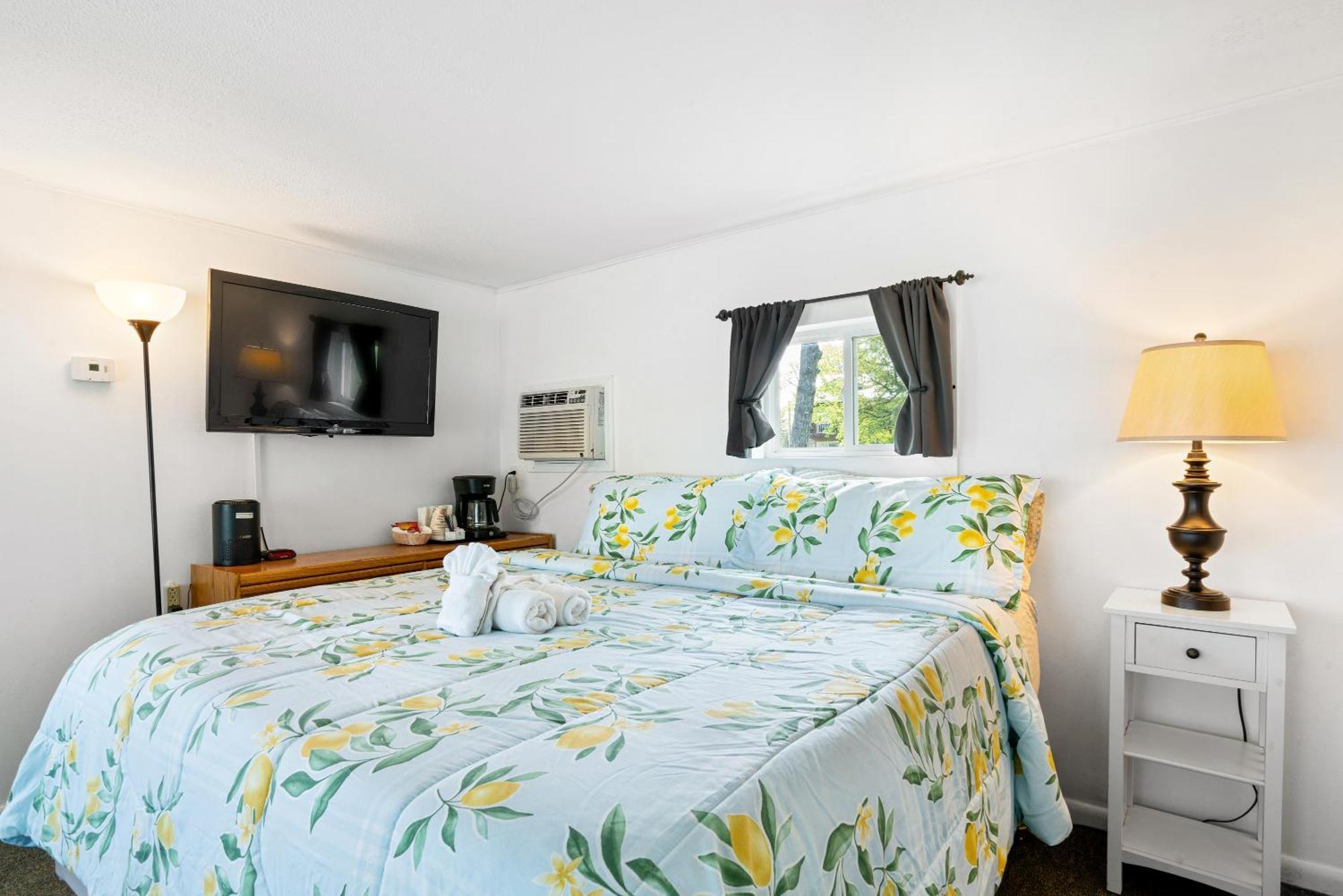 South Arm Retreats Motel East Jordan Ngoại thất bức ảnh