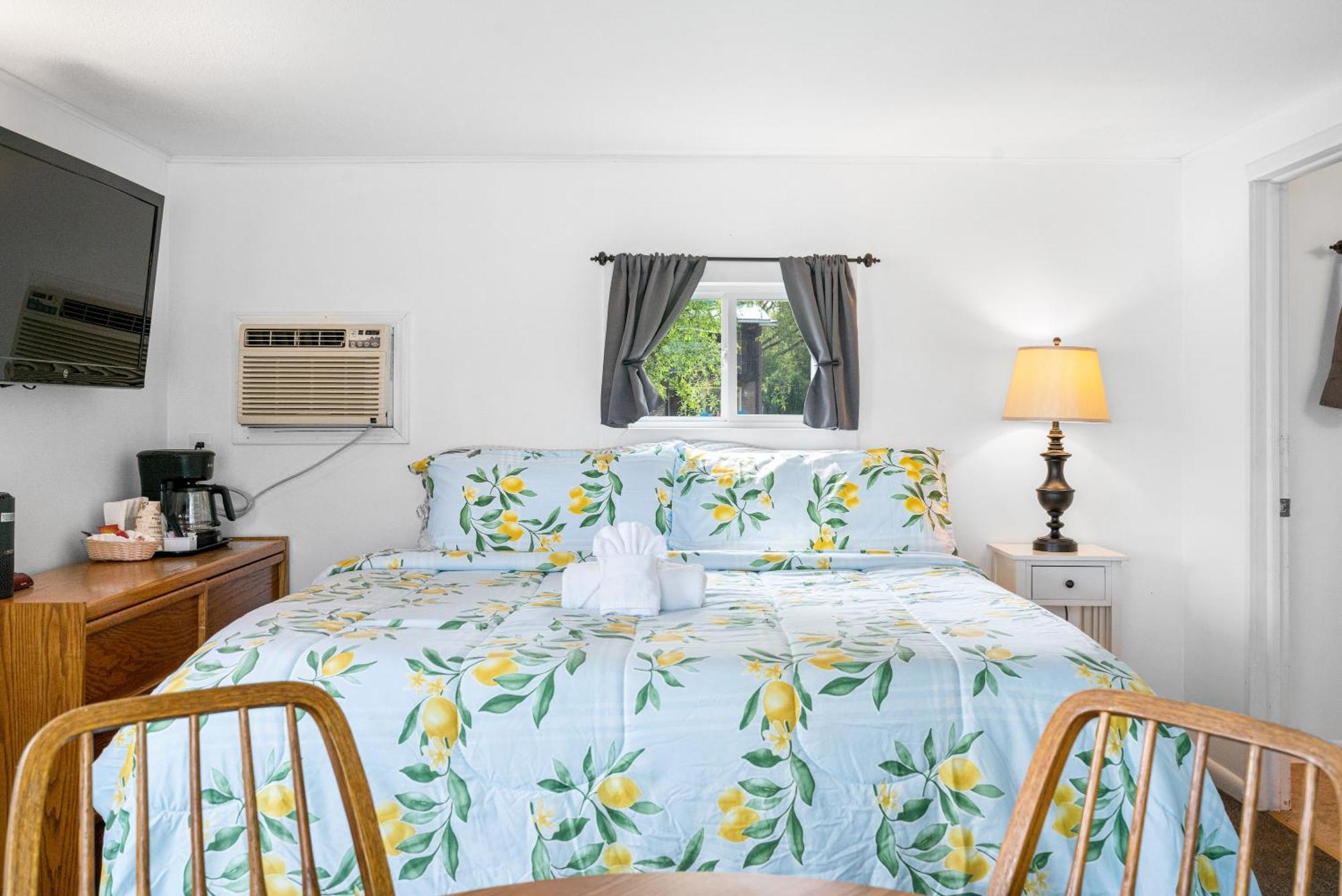 South Arm Retreats Motel East Jordan Ngoại thất bức ảnh